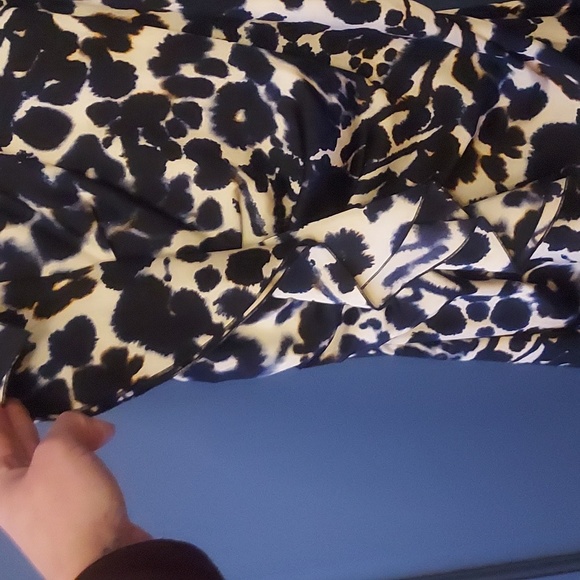 Ann Taylor sleeveless blouse asymmetrical ruffle ruched sides abstract pattern 4 - Picture 2 of 5